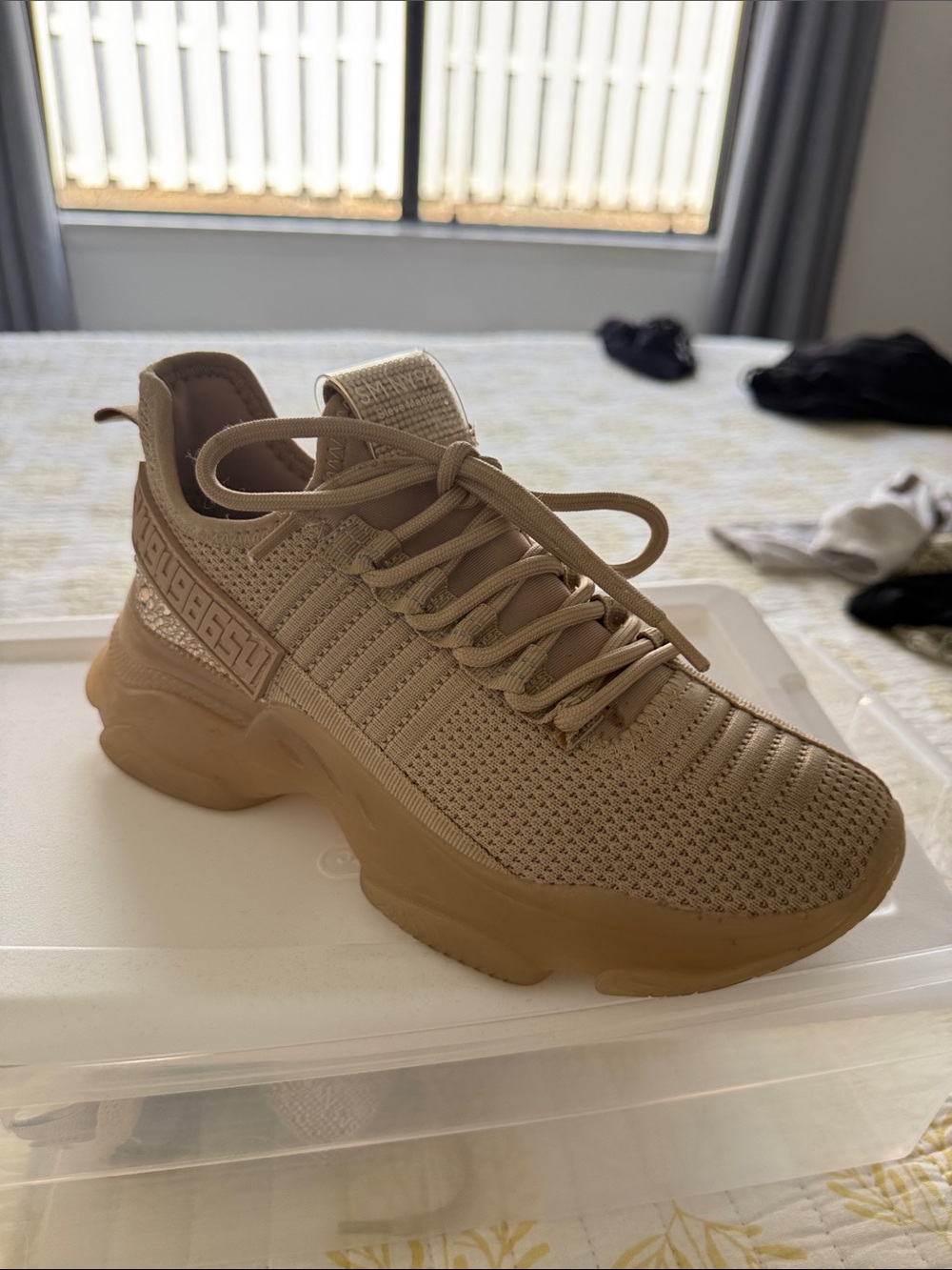 Steve Madden Beige Knit Lace-Up Sneaker